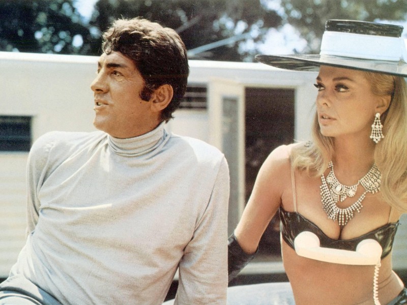 Zusammen mit Dean Martin spielte Sommer im Film „Rollkommando“.