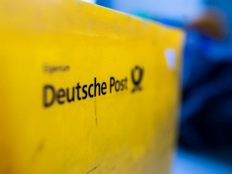 Eine Mitarbeiterin der Deutschen Post wettert über die Zustände bei ihrem Arbeitgeber. (Symbolbild), Eine Zustellerin der Deutschen Post wurde richtig wütend. (Symbolfoto).