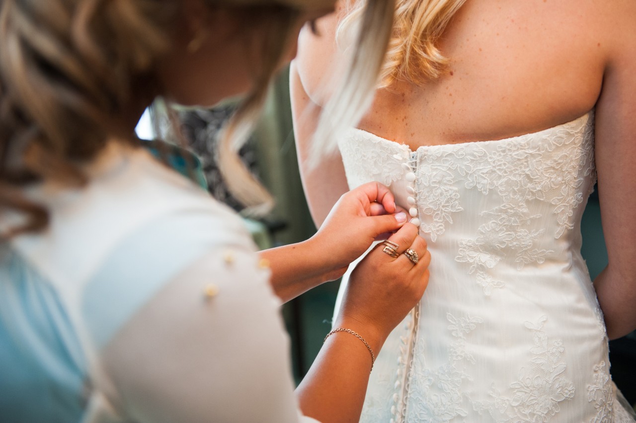 Ob die Braut nach der Aktion noch mit der Unterstützung ihrer Freundin bei ihrer Hochzeit rechnen kann? (Symbolbild)