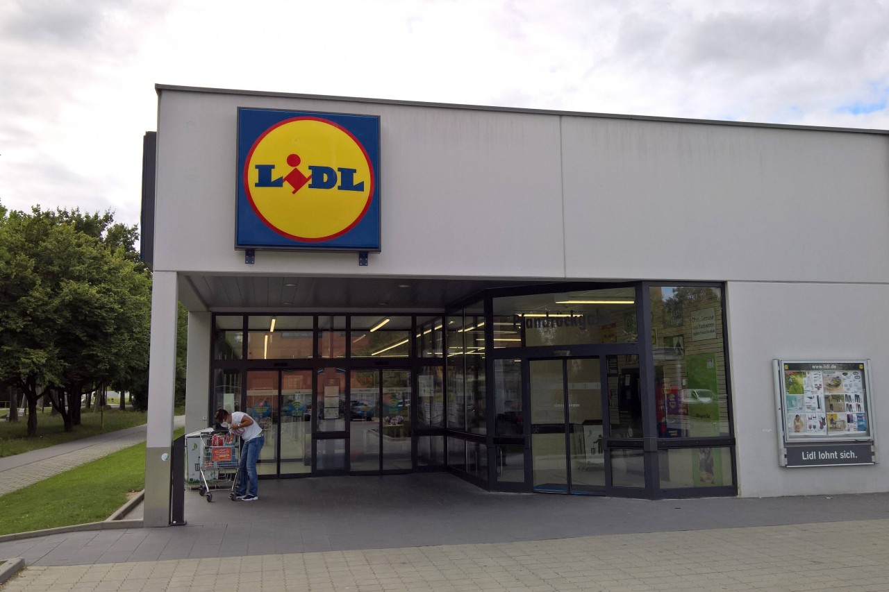 Nach einer Paketbombenserie im Februar, bei der auch ein Lidl-Mitarbeiter verletzt wurde, steht der Angeklagte nun vor Gericht. (Symbolbild)