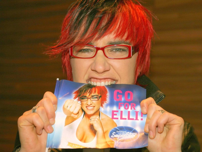 Im Herbst 2003 ging DSDS in die zweite Runde. Dieses Mal konnte eine Frau das Finale für sich entscheiden: Elli Erl. Sie gewann mit dem Hit This Is My Life. Mittlerweile arbeitet Erl als Lehrerin.