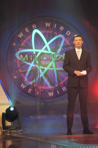 Noch so ein Riesenerfolg des deutschen Fernsehens, der von Günther Jauch moderiert wird. Die RTL-Quizshow „Wer wird Millionär?“ feierte am 3. September 1999 Premiere – und läuft seitdem ohne Unterbrechung.