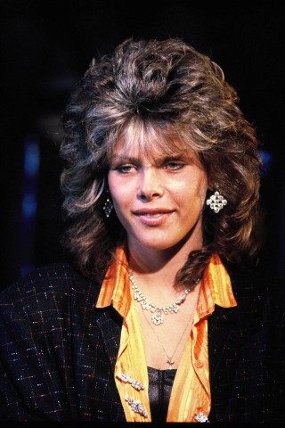 Kommerziell wesentlich erfolgreicher war Dieter Bohlen mit der Arbeit für C. C. Catch. Die in den Niederlanden geborene Carolina Catharina Müller machte der Musikproduzent zu einem Star der 1980er.