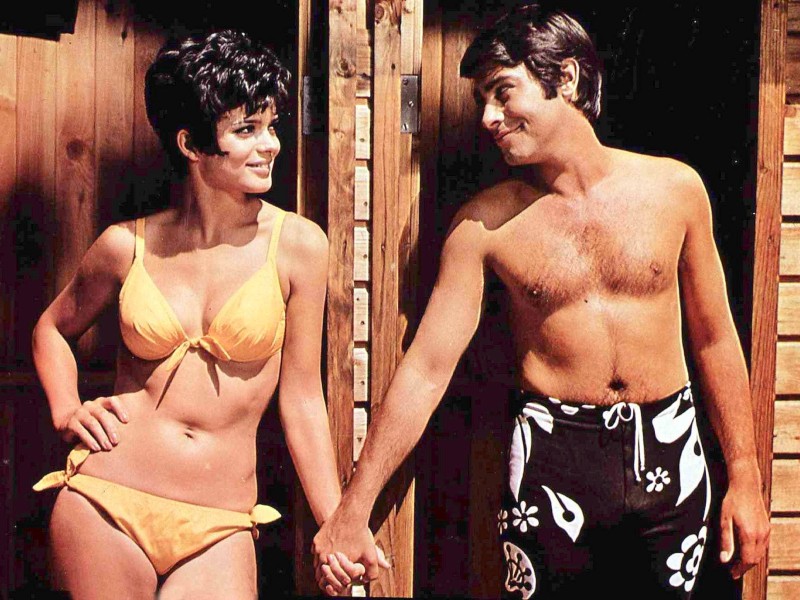 Uschi Glas und Roy Black avancierten für ein paar Jahre zum Traumpaar des deutschen Kinos. Sie drehten mehrere Filme miteinander, so etwa die Klamotte „Hilfe, ich liebe Zwillinge“. 