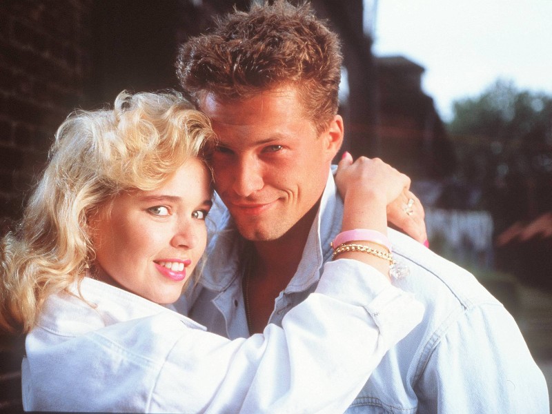 Berti und Frisörin Uschi alias Til Schweiger und Tina Ruland in der Ruhrpott-Komödie aus dem Jahr 1991. 