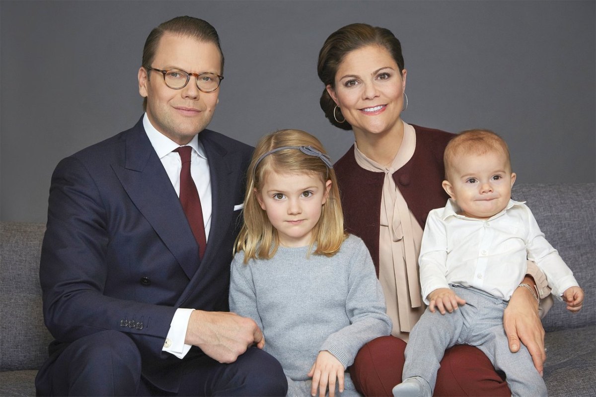 kronprinsessfamiljen_foto_anna_lena_ahlstroem_kungahuset.se~9570fd84-4216-4d9d-8fc2-3ed11c043062.jpg