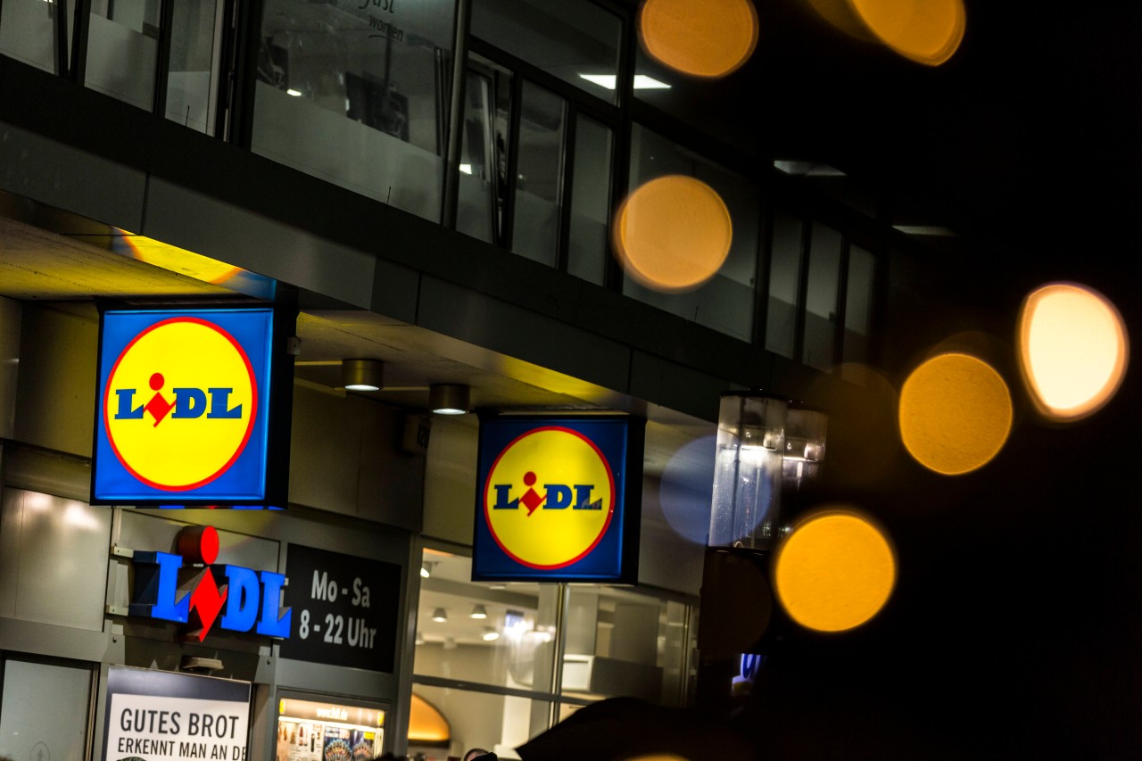 Lidl: Der Discounter hat mit seinem Weihnachtsprospekt für Fragen bei den Kunden gesorgt. 