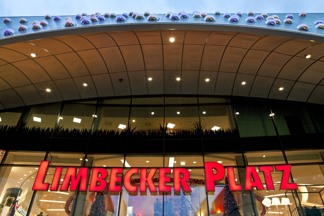 Auch im Limbecker Platz in Essen beteiligen sich nicht alle an den 2G-Bändchen. (Symbolbild)