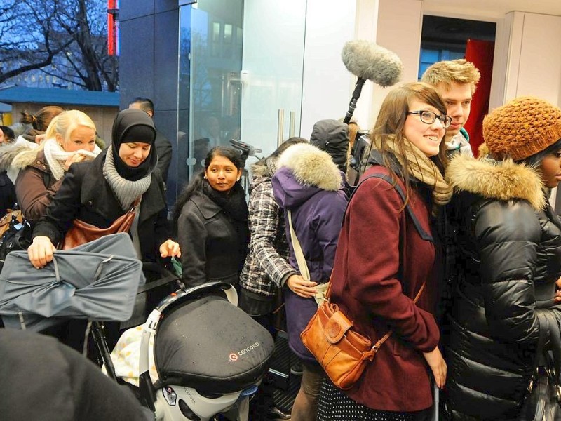 Nachdem der erste Termin zur Eröffnung des neuen Primark-Megastores in Esen aufgrund technischer Probleme nicht eingehalten werden konnte, öffnete die irische Textilkette am Mittwoch kurzfrsitig. Foto: Klaus Micke