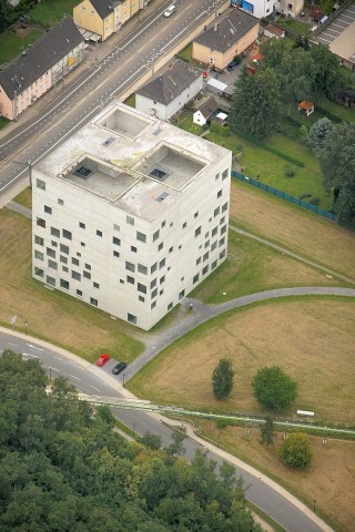 Architektonisch mindestens ebenso sehenswert ist der Sanaa-Würfel...