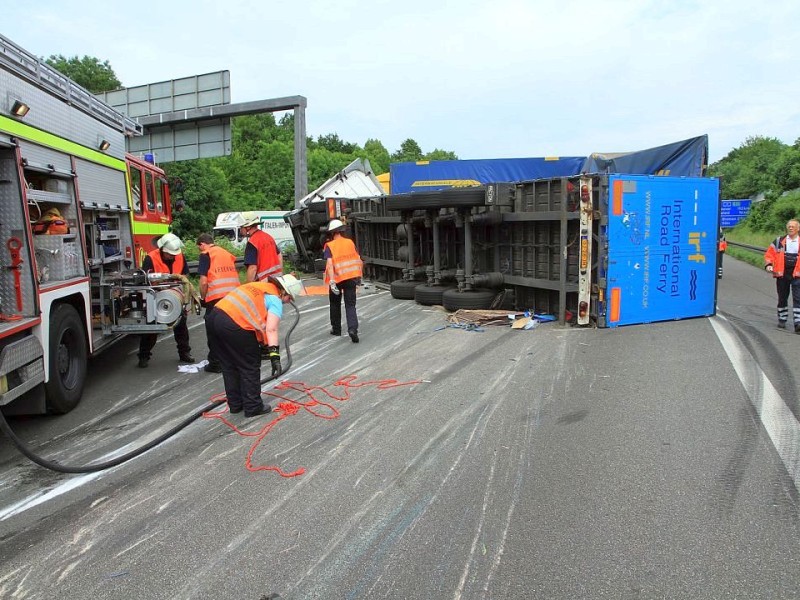 Unfall auf der A2, hinter der Anschlussstelle Berkamen/Kamen in Richtung Kamener Kreuz. Foto: Dietmar Wäsche