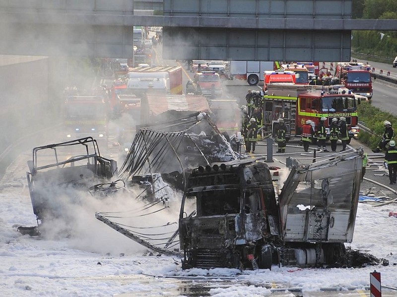 Schwerer Unfall auf der A2 vor dem Kamener Kreuz!!!Foto ist Honorarpflichtig!!!