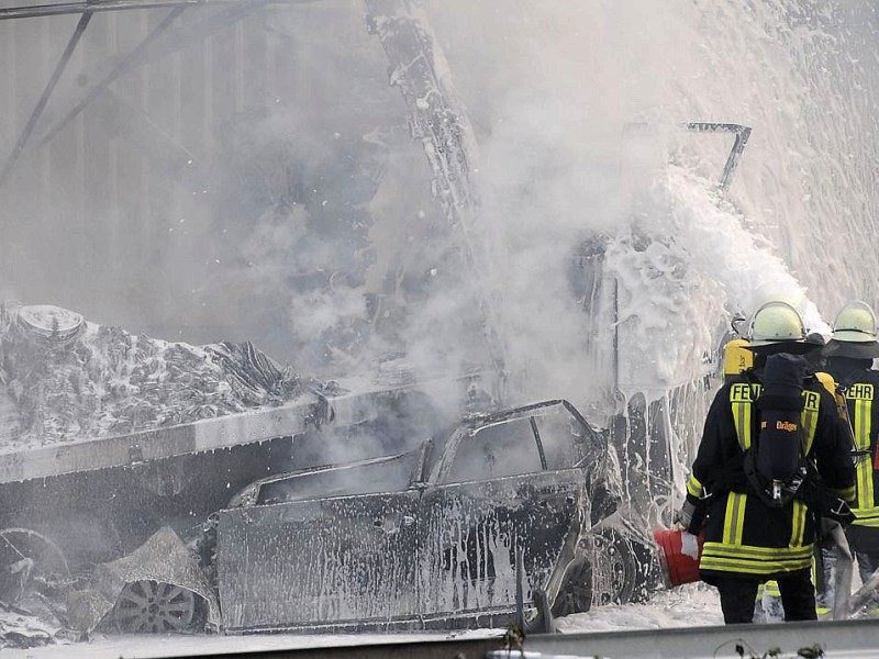 Schwerer Unfall auf der A2 vor dem Kamener Kreuz!!!Foto ist Honorarpflichtig!!!