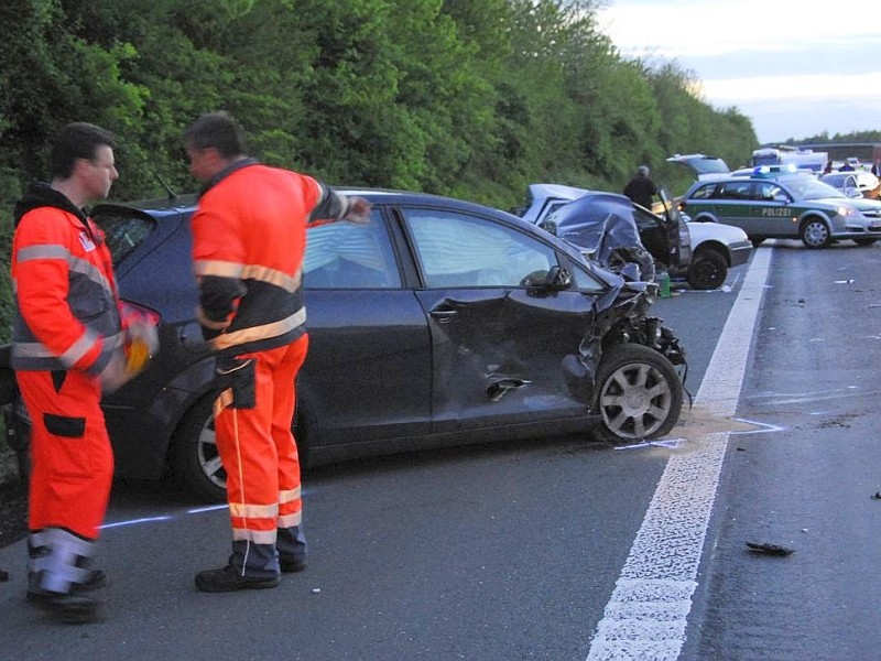 Tödlicher Unfall auf derA2 in Richtung Hannover zwischen Lanstrop und Kamen/Bergkamen.