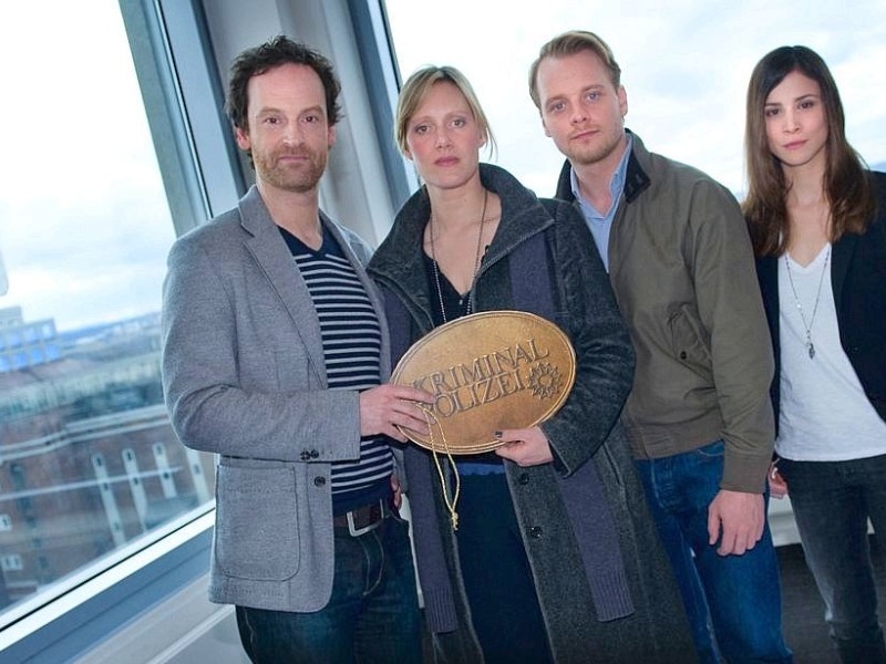 Der Tatort aus Dortmund. ARD stellt seine Ermittler für die Ruhrmetropole vor. Jörg Hartmann als Hauptkommissar Peter Faber, Anna Schudt als Hauptkommissarin Martina Bönisch, Aylin Tezel als Oberkommissarin Nora Dalay, Stefan Konarske als Oberkommissar Daniel Kossik.