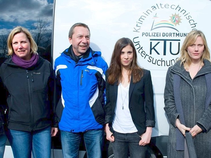 Der Tatort aus Dortmund. ARD stellt seine Ermittler für die Ruhrmetropole vor. Jörg Hartmann als Hauptkommissar Peter Faber, Anna Schudt als Hauptkommissarin Martina Bönisch, Aylin Tezel als Oberkommissarin Nora Dalay, Stefan Konarske als Oberkommissar Daniel Kossik.