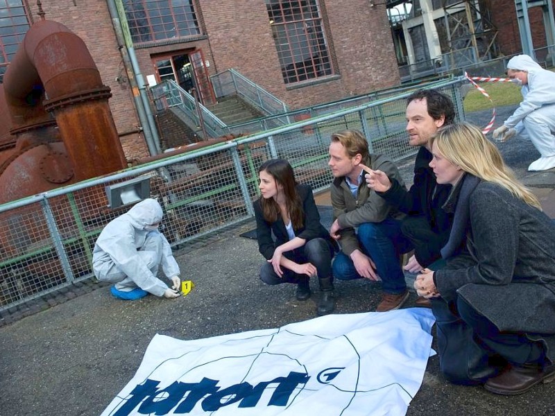 Der Tatort aus Dortmund. ARD stellt seine Ermittler für die Ruhrmetropole vor. Jörg Hartmann als Hauptkommissar Peter Faber, Anna Schudt als Hauptkommissarin Martina Bönisch, Aylin Tezel als Oberkommissarin Nora Dalay, Stefan Konarske als Oberkommissar Daniel Kossik.