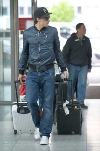 Am Dienstag 15.05.2012 starteten die 5 Nationalspieler von Borussia Dortmund vom Dortmunder Flughafen ins Trainingslager auf Sardinien. Mats Hummels.Foto: Knut Vahlensieck