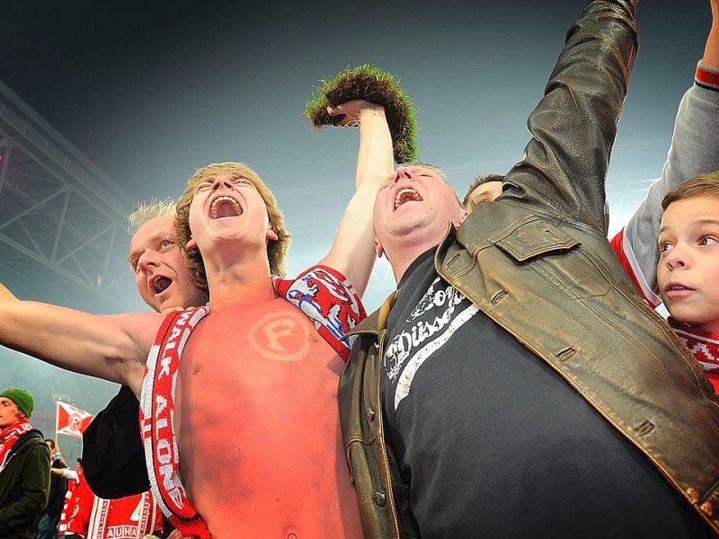 Fortuna Düsseldorf jubelt über den Aufstieg im Relegationsspiel gegen Hertha BSC.