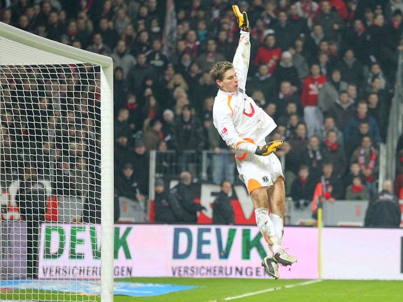 Ron-Robert Zieler (Hannover 96), 12. Februar 1989, 1/0