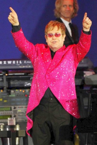 Auch der Sänger Elton John war mit dabei und sang unter anderem den Hit I'm Still Standing.