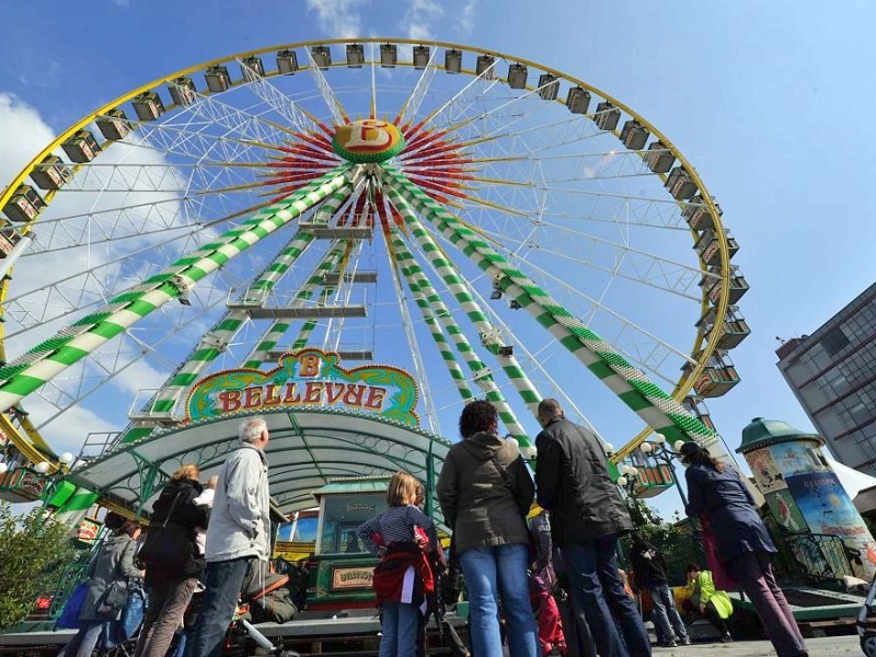 Eröffnung der Fronleichnamskirmes in Oberhausen Sterkrade.