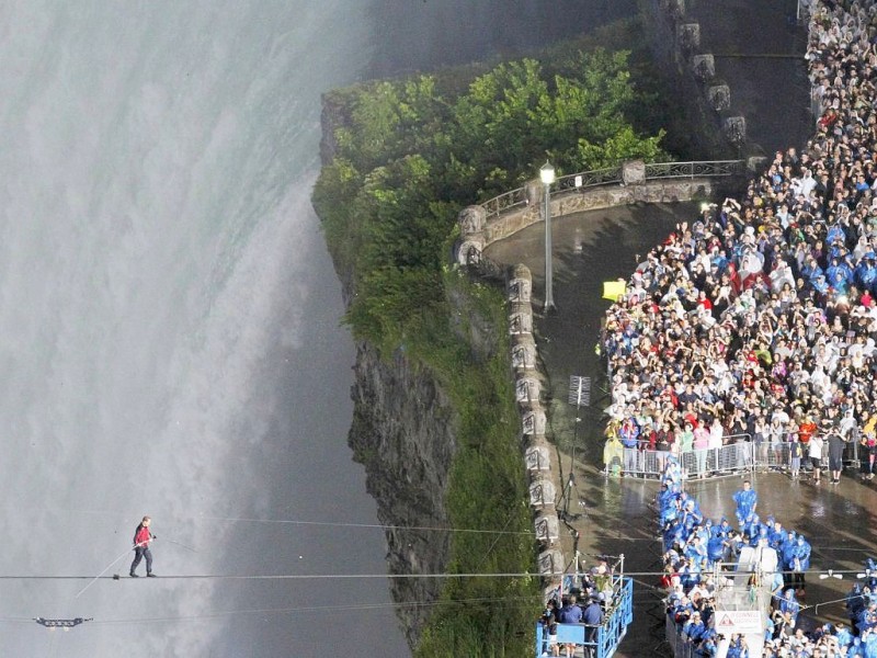 ...die Niagara-Fälle von der...