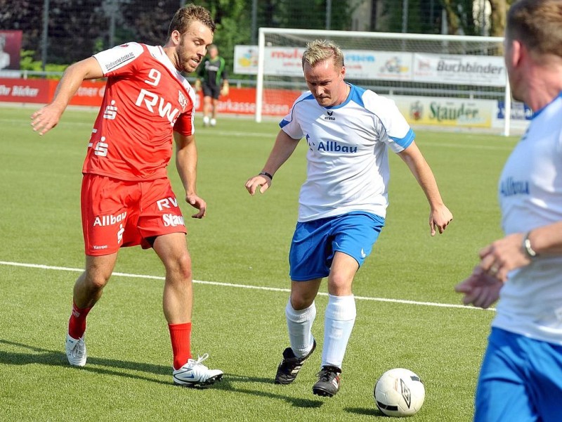 Philipp Pöter (TUSEM) gestoppt von Sebastian Nycz (Allbau).