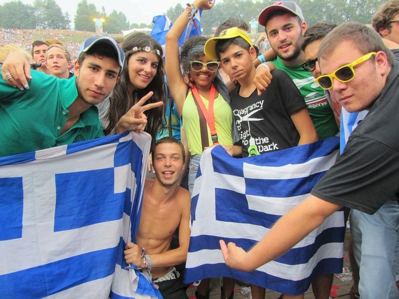 Beim dreitägigen Tomorrowland-Festival 2012 in Belgien feierten 180.000 Besucher aus 75 Ländern zur elektronischen Musik von 300 DJs und ließen sich von der mystischen Atmosphäre eines Märchenlandes verzaubern.