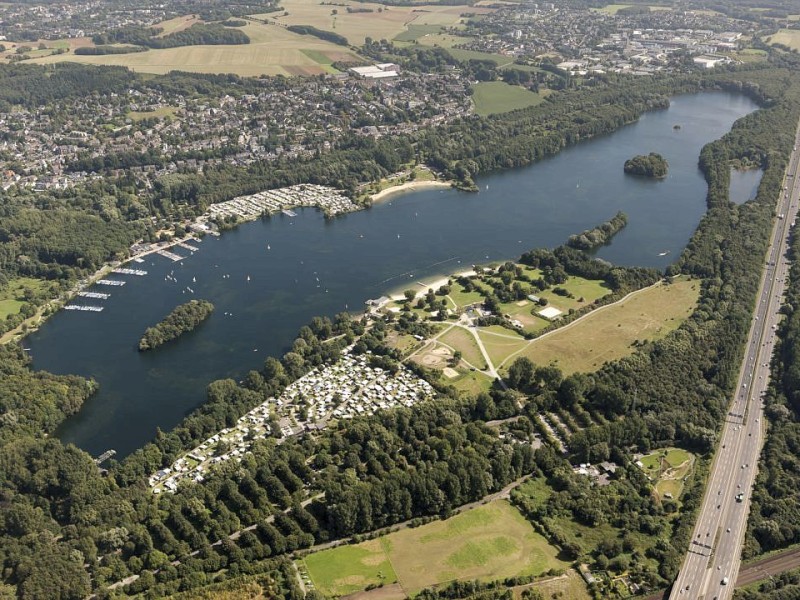 Der Unterbacher See im Süden der Landeshauptstadt.