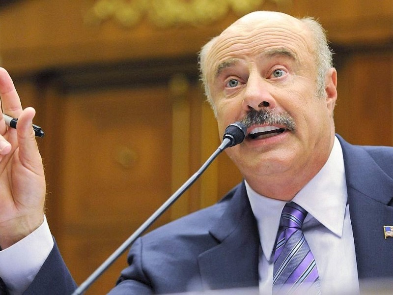 ... der US-Psychologe und TV-Moderator Dr. Phil McGraw da, mit 64 Millionen Dollar der 17. in der Liste der bestverdienenden Promis. Doch es gibt drei Nicht-Amerikaner, die noch mehr verdienen. Einer davon ist...