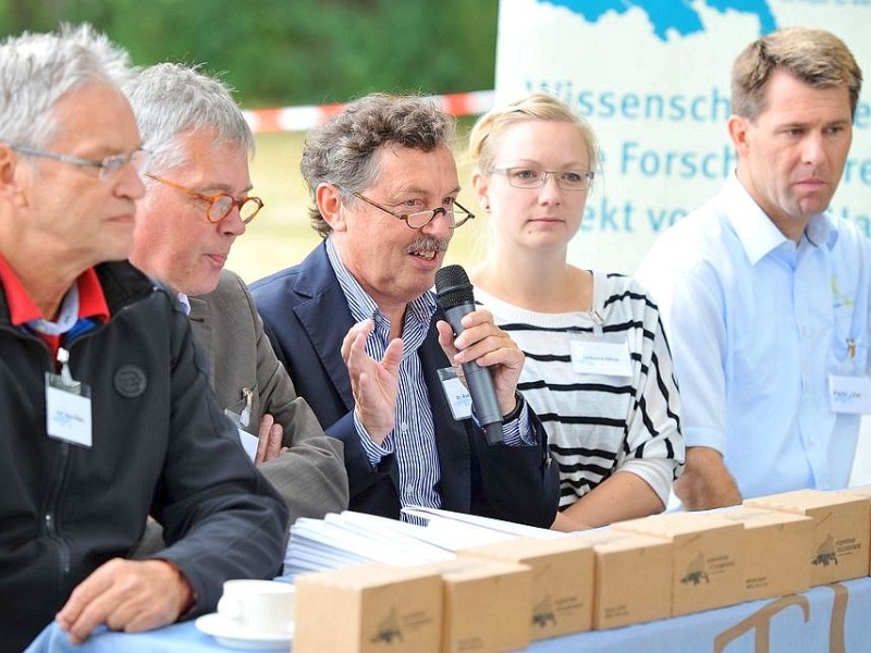 Halterner Stausee am Donnerstag, 06.09.2012. Zwei roemische Flusskriegsschiffe treten gegeneinander in einer Wettfahrt an. Ruderer aus der Region und Studenten der Wilhelm-Universität Münster rudern unter Hochleistungsbedingungen für die Wissenschaft, Sportmediziner nehmen die Werrte auf.Foto: Joachim Kleine-Büning/WAZ FotoPool