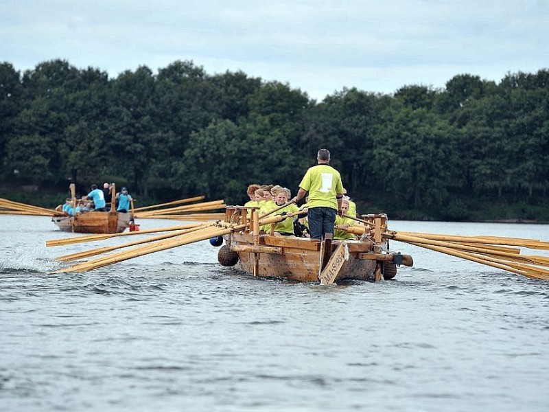 Halterner Stausee am Donnerstag, 06.09.2012. Zwei roemische Flusskriegsschiffe treten gegeneinander in einer Wettfahrt an. Ruderer aus der Region und Studenten der Wilhelm-Universität Münster rudern unter Hochleistungsbedingungen für die Wissenschaft, Sportmediziner nehmen die Werrte auf.Foto: Joachim Kleine-Büning/WAZ FotoPool