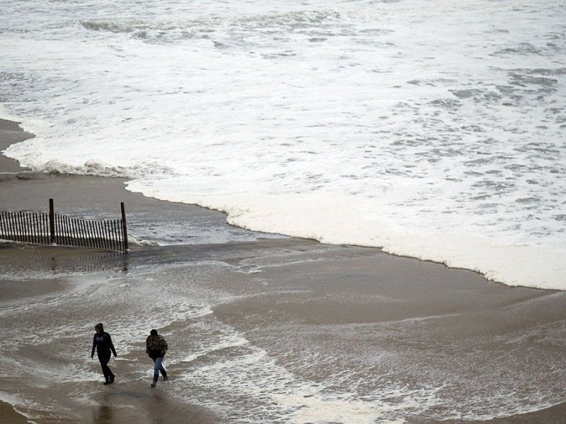 An der Ostküste der USA bereiten sich die Menschen auf den herannahenden Hurrikan Sandy vor.