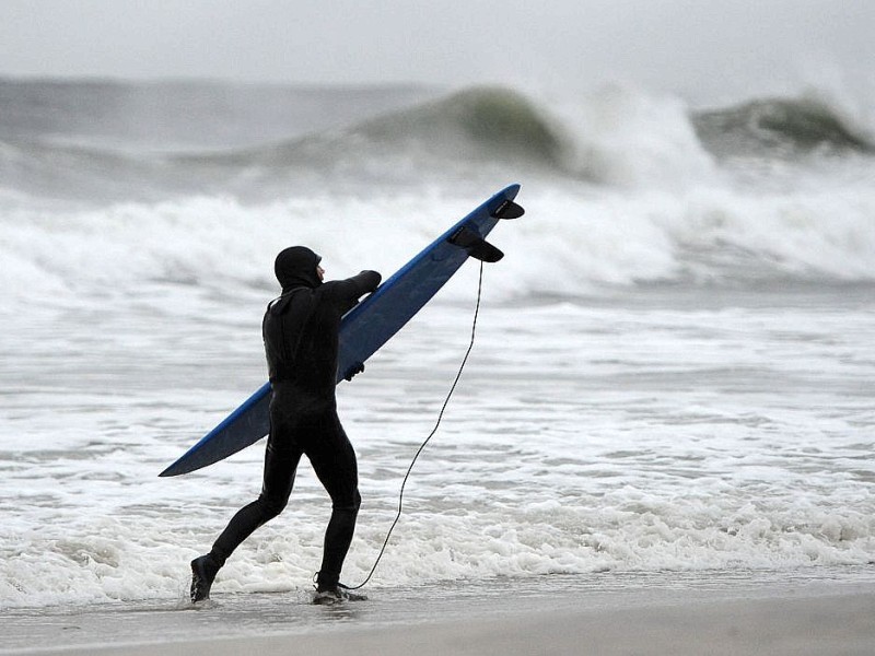 An der Ostküste der USA bereiten sich die Menschen auf den herannahenden Hurrikan Sandy vor.