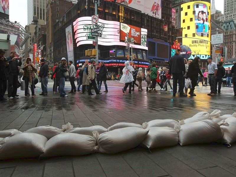 An der Ostküste der USA bereiten sich die Menschen auf den herannahenden Hurrikan Sandy vor.