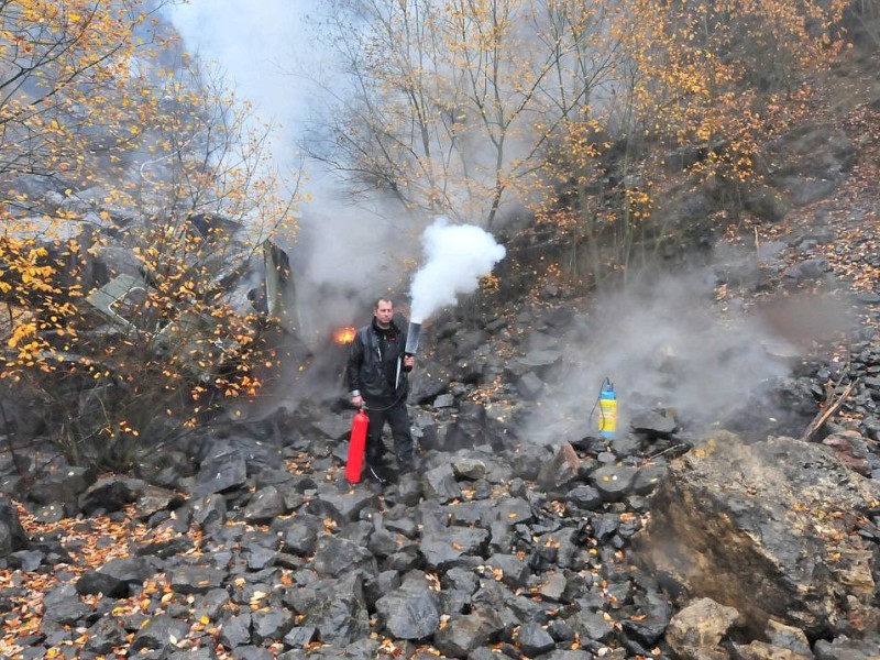 Alarm für Cobra 11 dreht in Balve im Steinbruch Beckum. Explosion, Stunt, Filmdreh Firma Action-Concept.Foto: Stefan Scherer