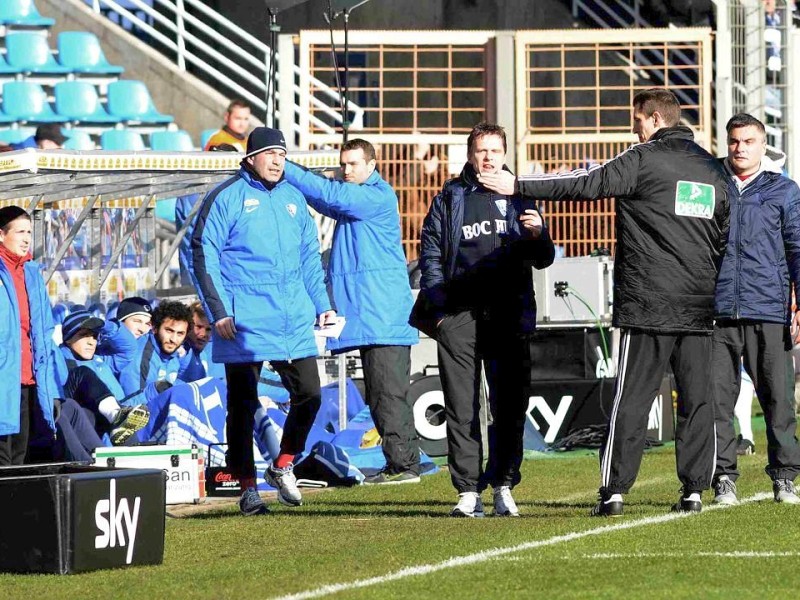 Co Trainer Thomas Reis muss auch den Platz verlassen.