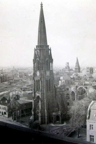 Liebfrauenkirche an der Amalienstraße im Klinikviertel