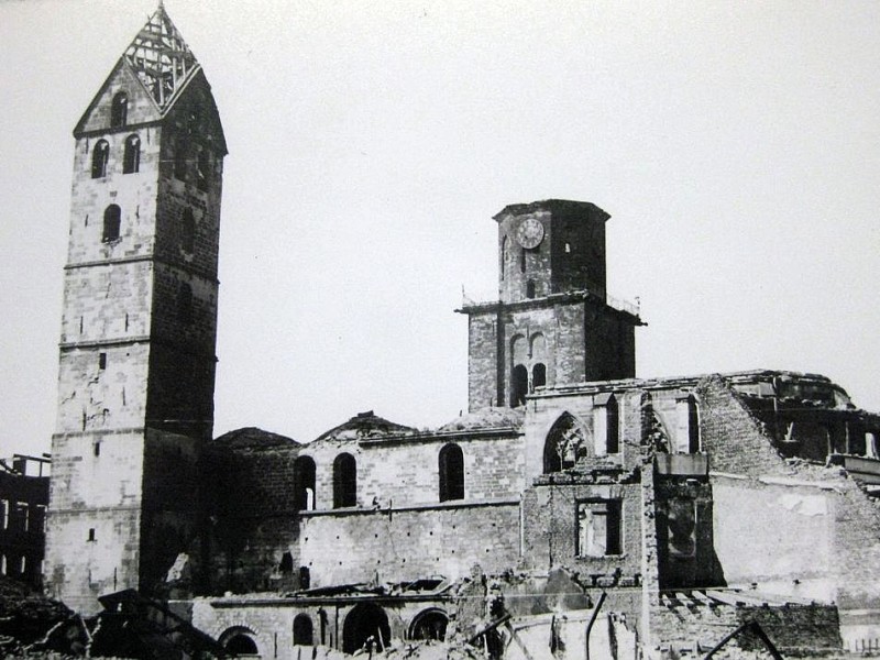 Marienkirche (l.) und Reinoldikirche von Kleppingstraße/Rosental betrachtet