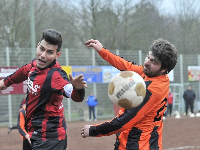 Das Spiel in der Bezirksliga zwischen  Dostlukspor Bottrop und dem SC Hertha Hamborn wurde zwei Minuten vor dem regulären Spielende durch den Schiedsrichter wegen einer Schlägerei zwischen Spielern und Zuschauern abgebrochen.