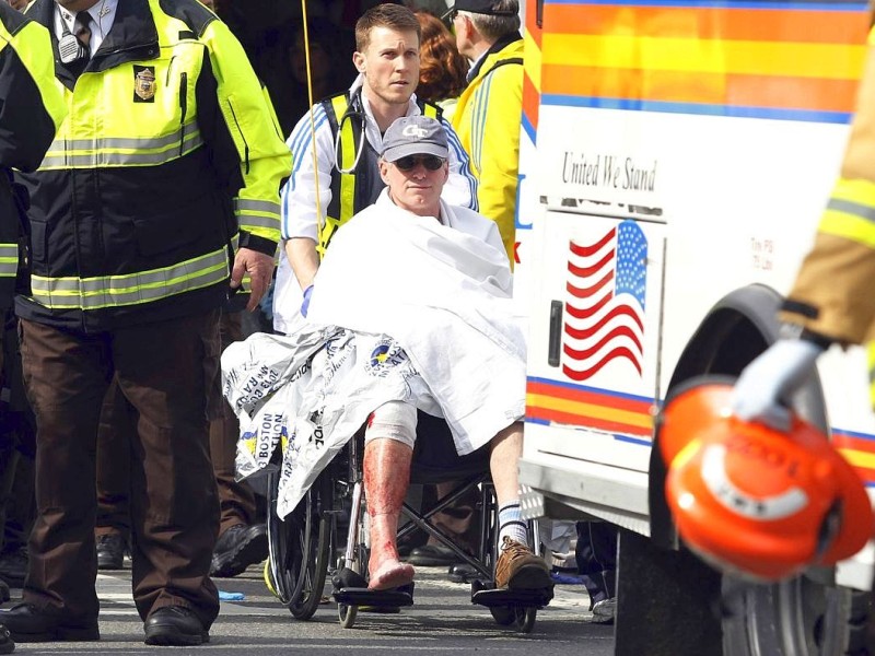 Entsetzen nach einem fröhlichen Sport-Event: Zwei Bomben sind am Rande des Boston-Marathons explodiert. Menschen kamen ums Leben oder wurden verletzt.