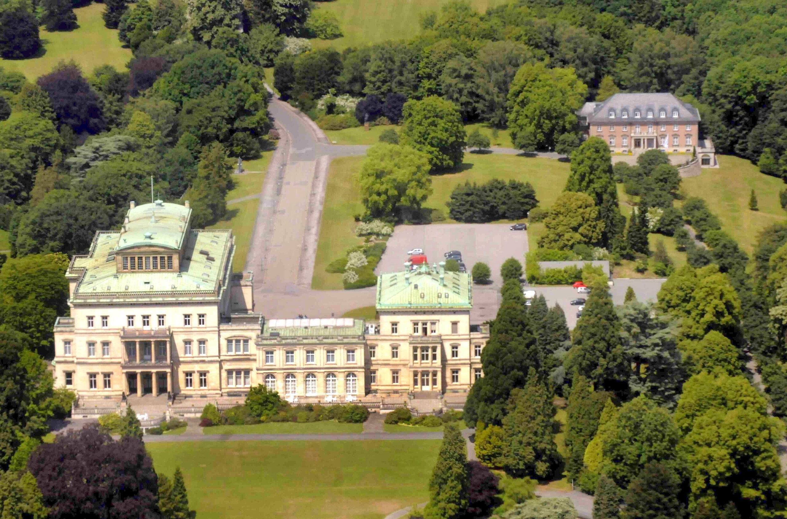 Luftschiffflug über den Mülheimer und Essener Süden. Villa Hügel Foto: Roy Glisson / WazFotoPool 01.06.2011