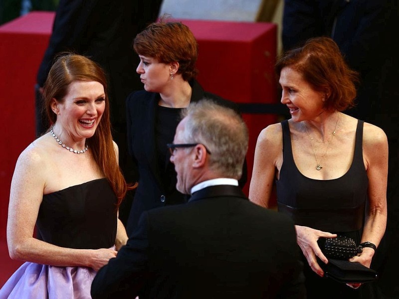 Schauspielerin Julianne Moore (l.) bei der Eröffnung der 66. Filmfestspiele in Cannes.