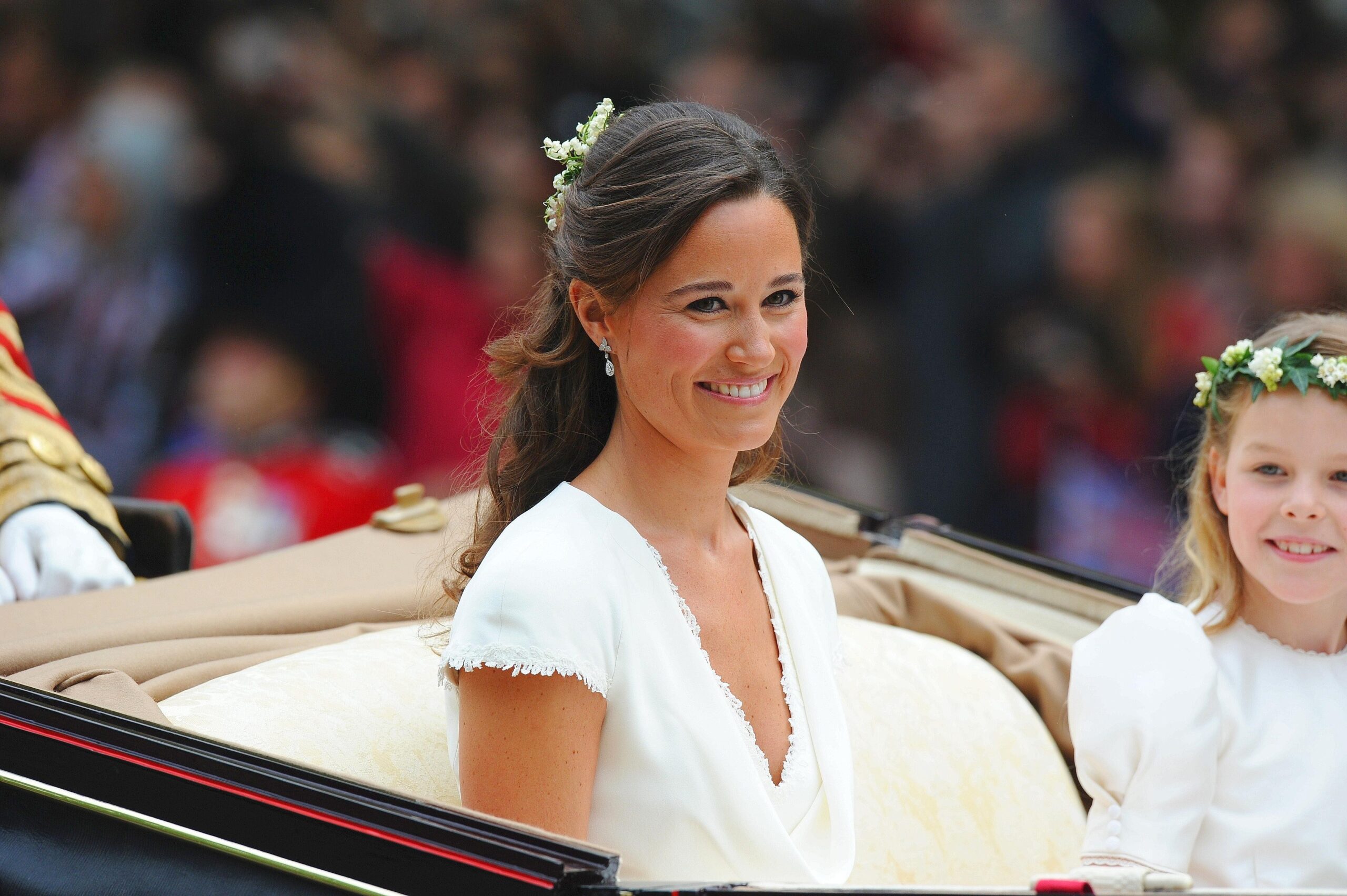 Der steile Aufstieg zum Medienstar begann bei der Hochzeit ihrer Schwester Kate, die sie als Brautjungfer begleitete ...