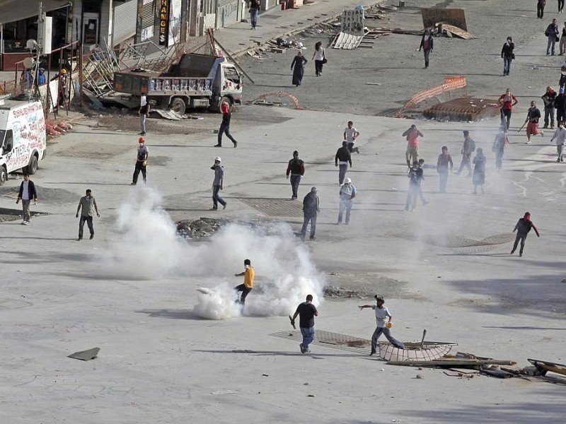 Erneut geht die türkische Polizei gegen Demonstranten vor. In Istanbul stürmten die Einsatzkräfte die Barrikaden auf dem Taksim-Platz.