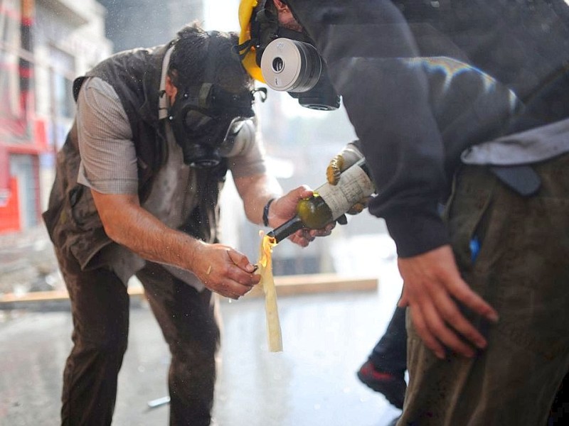 Erneut geht die türkische Polizei gegen Demonstranten vor. In Istanbul stürmten die Einsatzkräfte die Barrikaden auf dem Taksim-Platz.