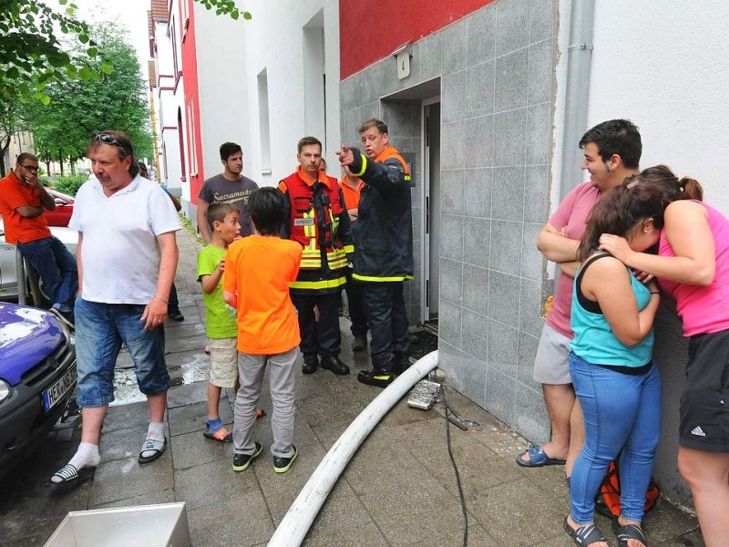 Feuerwehreinsatz in der Uhlandstraße in Herne.Foto: Ralph Bodemer / WAZ FotoPool