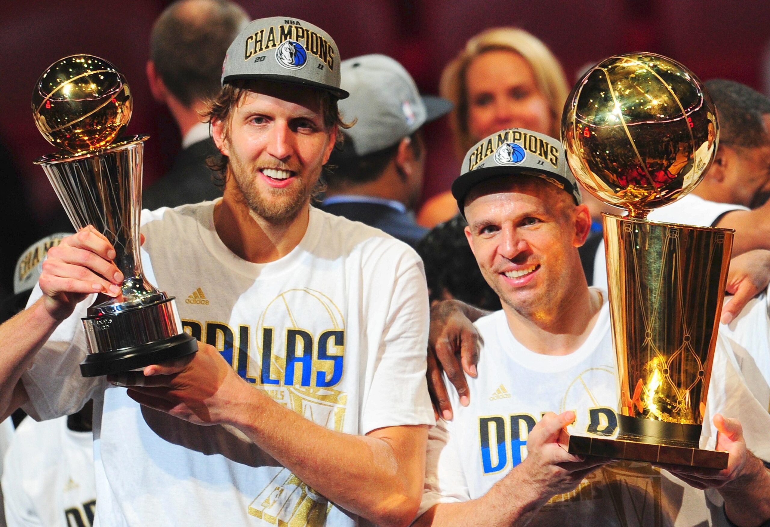 Superstar Dirk Nowitzki gewinnt mit den Dallas Mavericks den NBA-Titel.