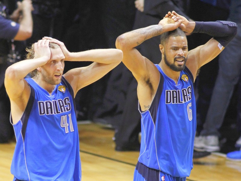 Superstar Dirk Nowitzki gewinnt mit den Dallas Mavericks den NBA-Titel.